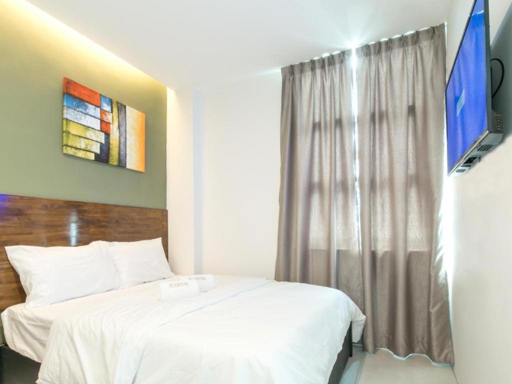 Econtel Queensbay Sungai Dua Bukit Esterno foto