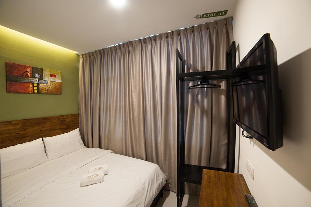 Econtel Queensbay Sungai Dua Bukit Esterno foto